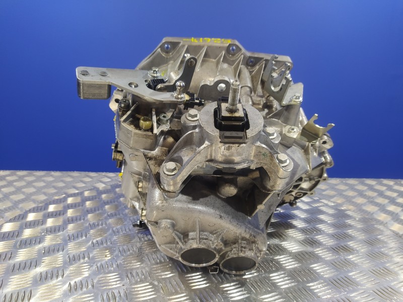 Recambio de caja cambios para mini mini (r56) 1.4 16v cat referencia OEM IAM 7568724 23007568724 756872402