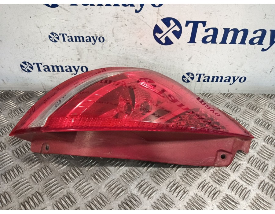 Recambio de piloto trasero izquierdo para ford fiesta vi (cb1, ccn) 1.6 tdci referencia OEM IAM 8A6113406A  