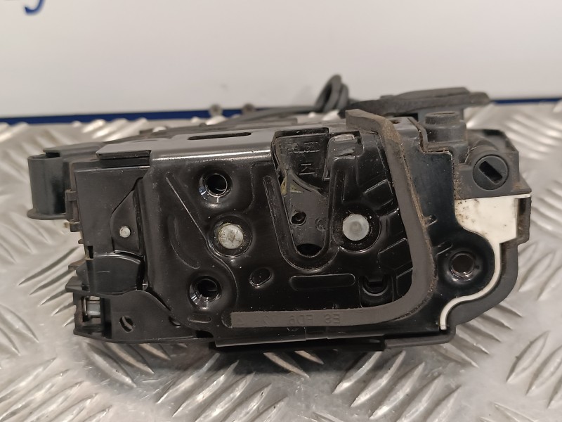 Recambio de cerradura puerta trasera derecha para volkswagen polo (6r1) 1.4 tdi referencia OEM IAM 6R4839016A  