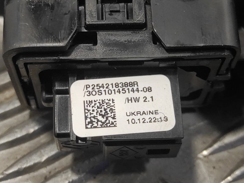 Recambio de mando elevalunas trasero derecho para renault clio v 1.0 tce referencia OEM IAM 829509794R  254218388R