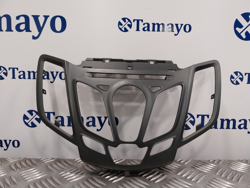 Recambio de molduras delanteras para ford fiesta (ccn) 1.25 16v cat referencia OEM IAM 8A6118A802BJW  BA6118A802BAW