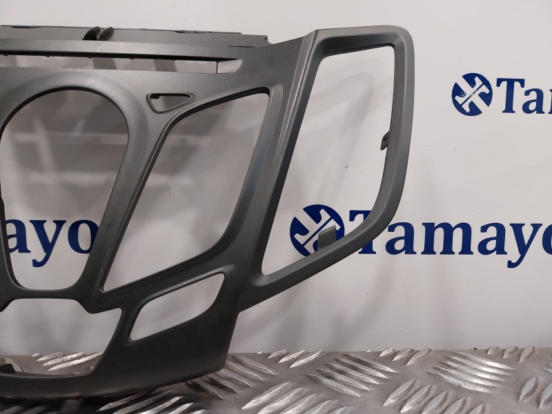 Recambio de molduras delanteras para ford fiesta (ccn) 1.25 16v cat referencia OEM IAM 8A6118A802BJW  BA6118A802BAW