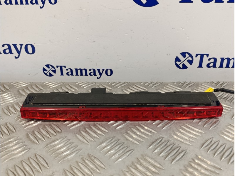 Recambio de luz central de freno para hyundai i30 fastback 1.4 tgdi cat referencia OEM IAM 92700G4110  