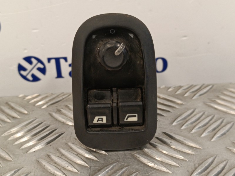 Recambio de mando elevalunas delantero izquierdo para peugeot 206 berlina 2.0 hdi cat referencia OEM IAM   