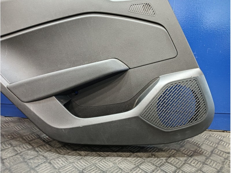 Recambio de guarnecido puerta trasera izquierda para renault clio v 1.0 tce referencia OEM IAM 829A11818R  T0532669