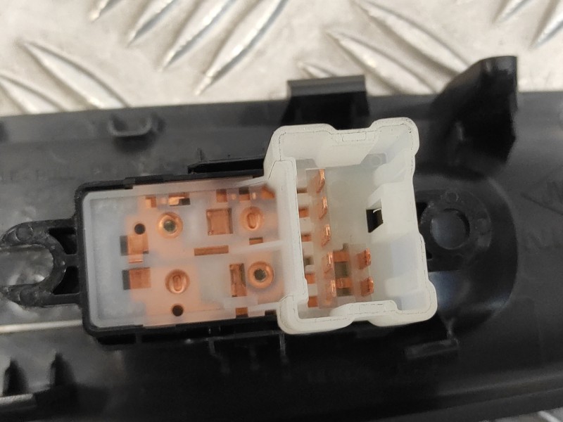 Recambio de mando elevalunas trasero derecho para nissan micra v (k14) 1.0 12v cat referencia OEM IAM 829505FA1E  