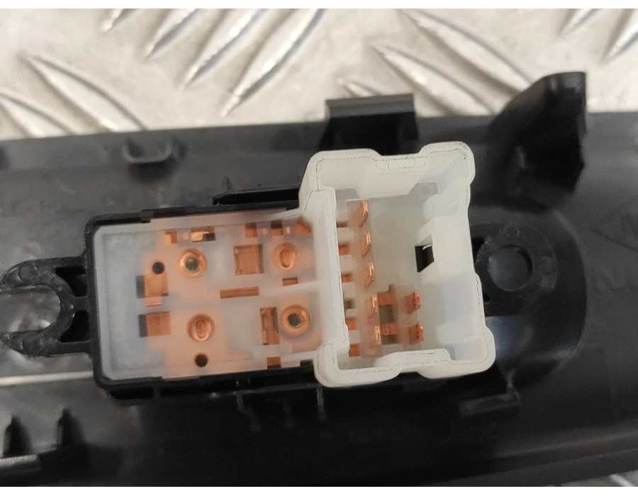 Recambio de mando elevalunas trasero derecho para nissan micra v (k14) 1.0 12v cat referencia OEM IAM 829505FA1E  