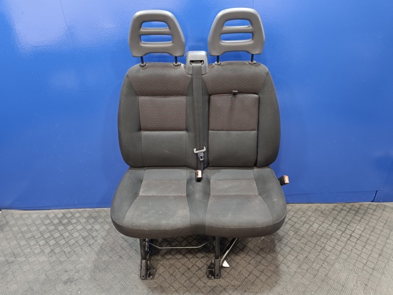 Recambio de asiento delantero derecho para peugeot boxer furgón 2.2 hdi fap cat referencia OEM IAM   
