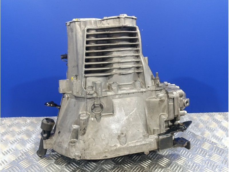 Recambio de caja cambios para peugeot 308 1.6 blue-hdi fap referencia OEM IAM 20MB41  20408311