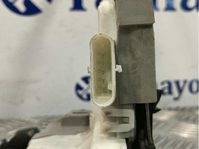 Recambio de cerradura puerta delantera derecha para audi a1 sportback (8xf) referencia OEM IAM 8X1837016  8T0837167A