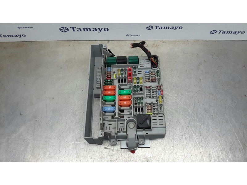 Recambio de caja reles / fusibles para bmw serie 1 berlina (e81/e87) referencia OEM IAM 690662105  55303931