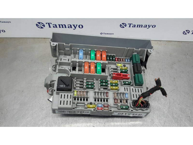 Recambio de caja reles / fusibles para bmw serie 1 berlina (e81/e87) referencia OEM IAM 690662105  55303931