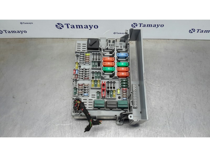 Recambio de caja reles / fusibles para bmw serie 1 berlina (e81/e87) referencia OEM IAM 690662105  55303931