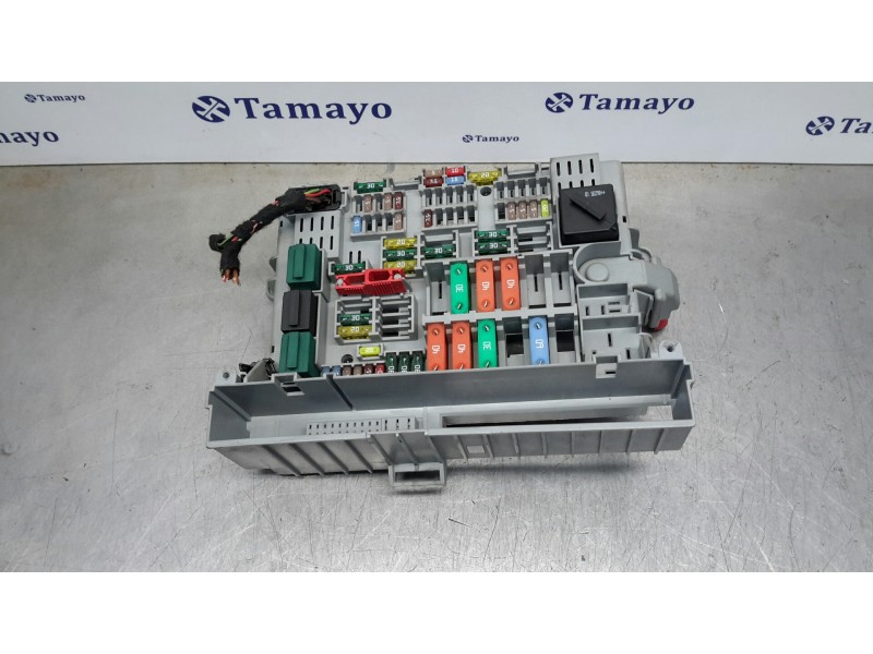Recambio de caja reles / fusibles para bmw serie 1 berlina (e81/e87) referencia OEM IAM 690662105  55303931