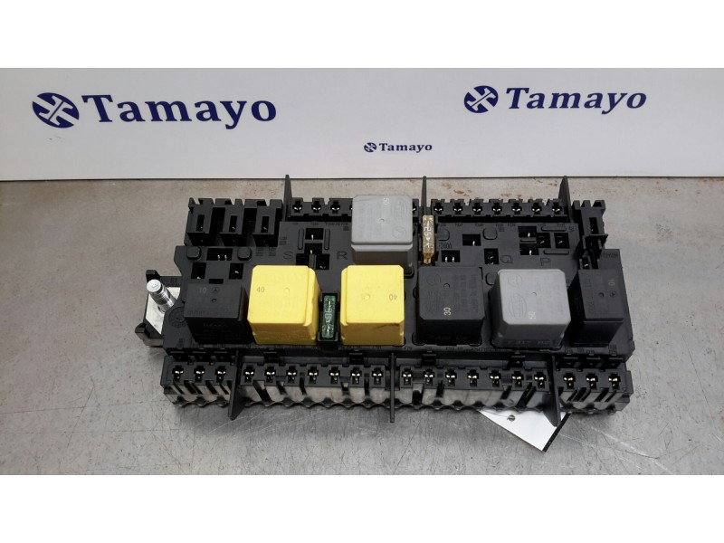 Recambio de caja reles / fusibles para mercedes-benz clase a (w176) 1.6 cat referencia OEM IAM A2469067100  33271312