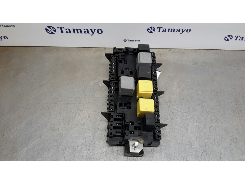 Recambio de caja reles / fusibles para mercedes-benz clase a (w176) 1.6 cat referencia OEM IAM A2469067100  33271312