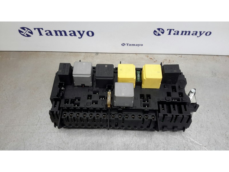 Recambio de caja reles / fusibles para mercedes-benz clase a (w176) 1.6 cat referencia OEM IAM A2469067100  33271312