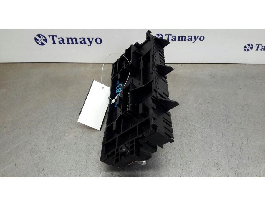 Recambio de caja reles / fusibles para mercedes-benz clase a (w176) 1.6 cat referencia OEM IAM A2469067100  33271312