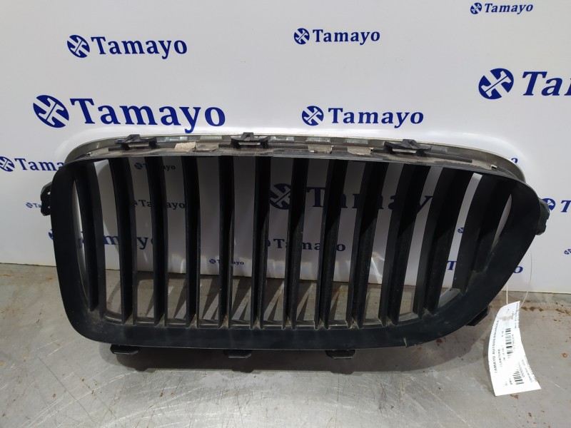 Recambio de rejilla delantera para bmw serie 5 lim. (f10) referencia OEM IAM 51137200728 51137203650 51137261356