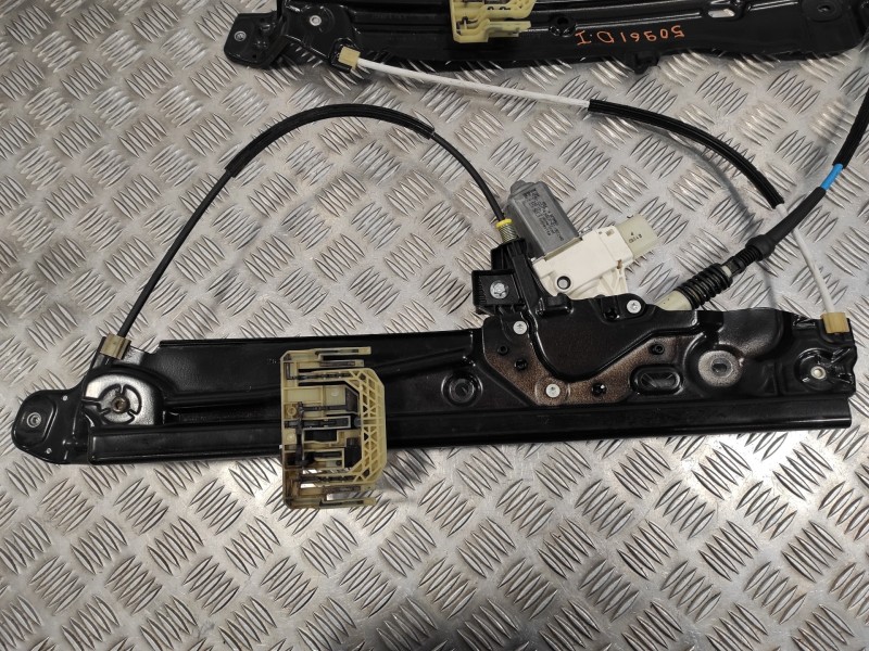 Recambio de elevalunas delantero izquierdo para bmw serie 5 lim. (f10) referencia OEM IAM 72318879F18E 7746023702 914546102774