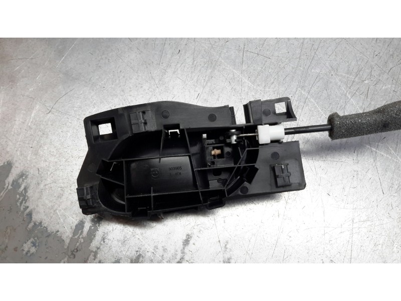 Recambio de cerradura puerta delantera derecha para peugeot partner kombi 1.6 16v hdi fap referencia OEM IAM PSA828405  828405