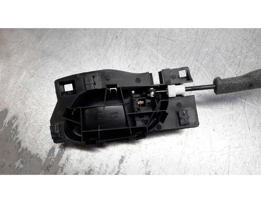 Recambio de cerradura puerta delantera derecha para peugeot partner kombi 1.6 16v hdi fap referencia OEM IAM PSA828405  828405