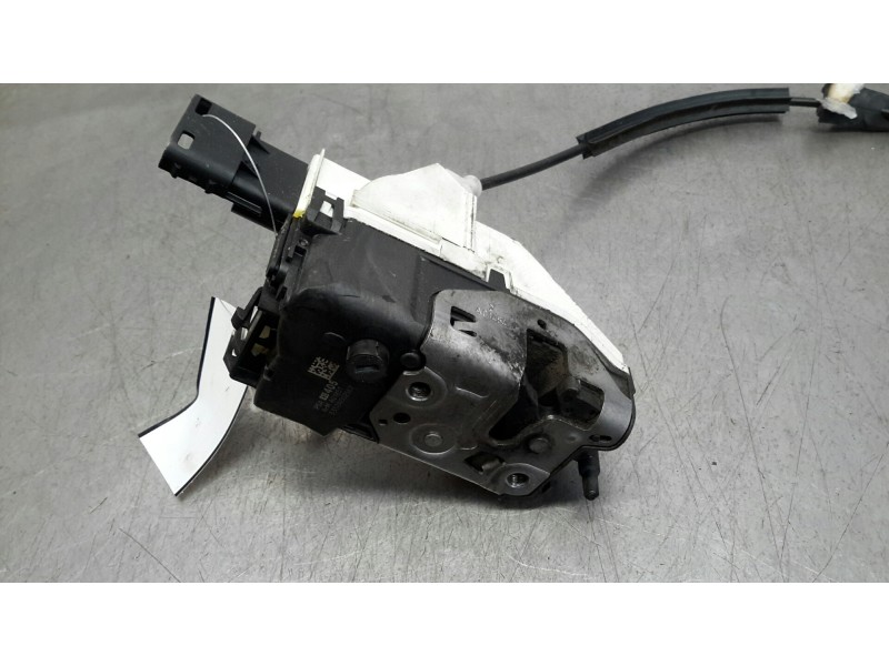 Recambio de cerradura puerta delantera derecha para peugeot partner kombi 1.6 16v hdi fap referencia OEM IAM PSA828405  828405