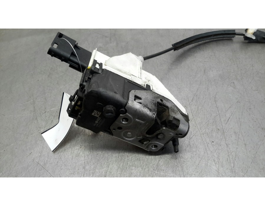 Recambio de cerradura puerta delantera derecha para peugeot partner kombi 1.6 16v hdi fap referencia OEM IAM PSA828405  828405