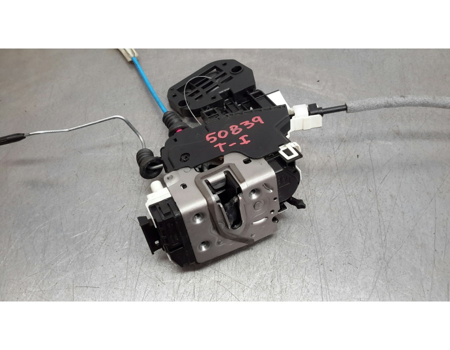 Recambio de cerradura puerta trasera izquierda para mercedes-benz clase a (w176) 1.6 cat referencia OEM IAM A2047302735  A204008