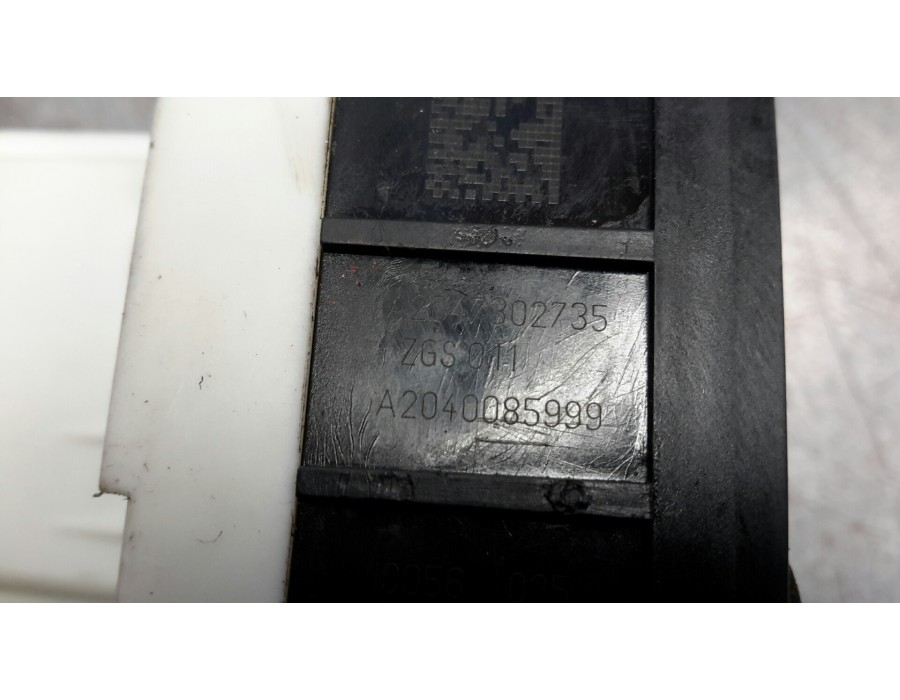 Recambio de cerradura puerta trasera izquierda para mercedes-benz clase a (w176) 1.6 cat referencia OEM IAM A2047302735  A204008
