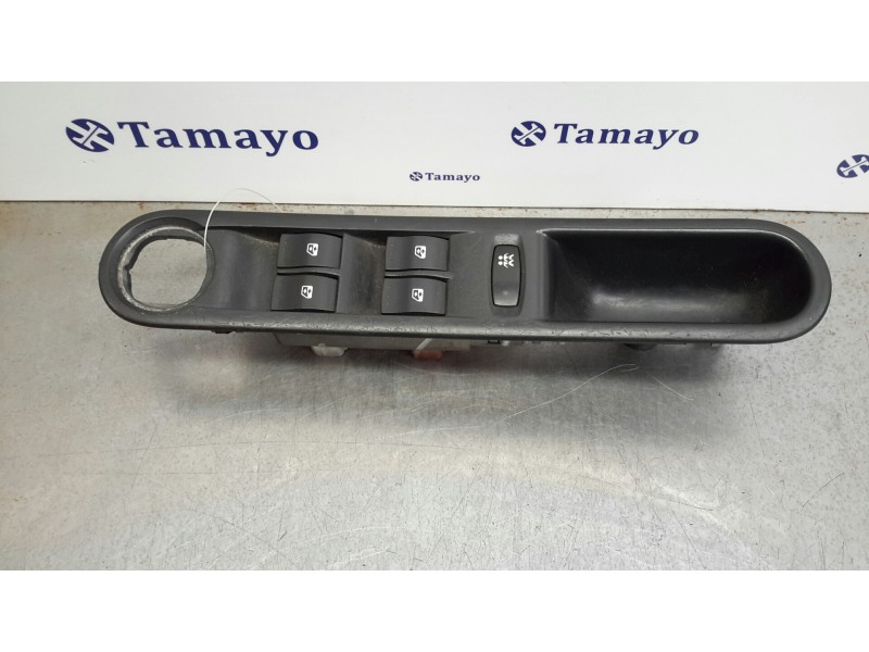 Recambio de mando elevalunas delantero izquierdo para renault espace iv (jk0) referencia OEM IAM 8200250481  