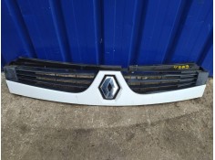 Recambio de rejilla delantera para renault master ii phase 2 caja cerrada 2.5 dci diesel cat referencia OEM IAM 8200426365  