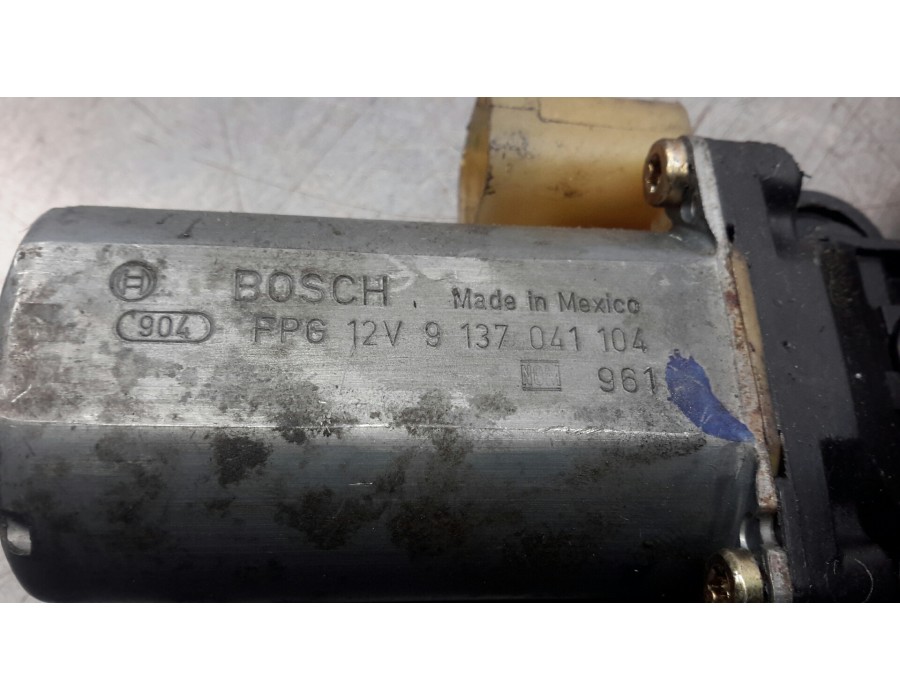 Recambio de elevalunas delantero izquierdo para mercedes-benz clase m (w163) 3.2 v6 18v cat referencia OEM IAM 9137041104  