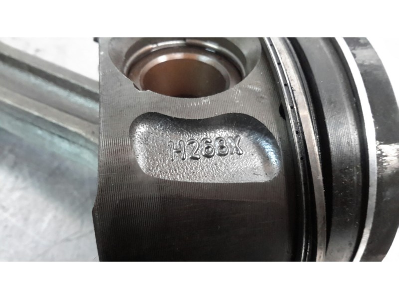 Recambio de piston para jaguar xf 3.0 v6 diesel cat referencia OEM IAM H268X  