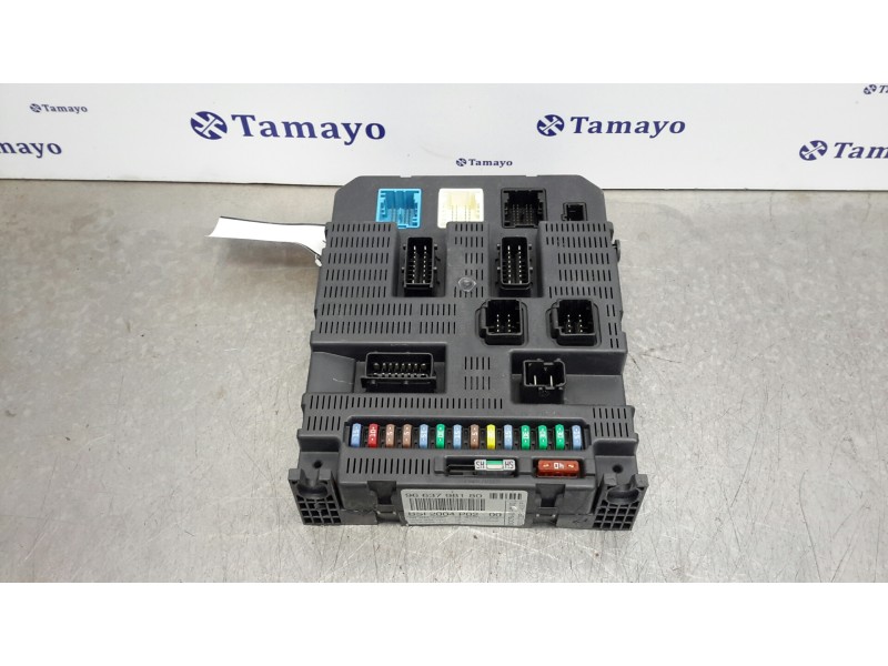 Recambio de caja reles / fusibles para peugeot 308 sw referencia OEM IAM 9663798180  BSI2004P0200