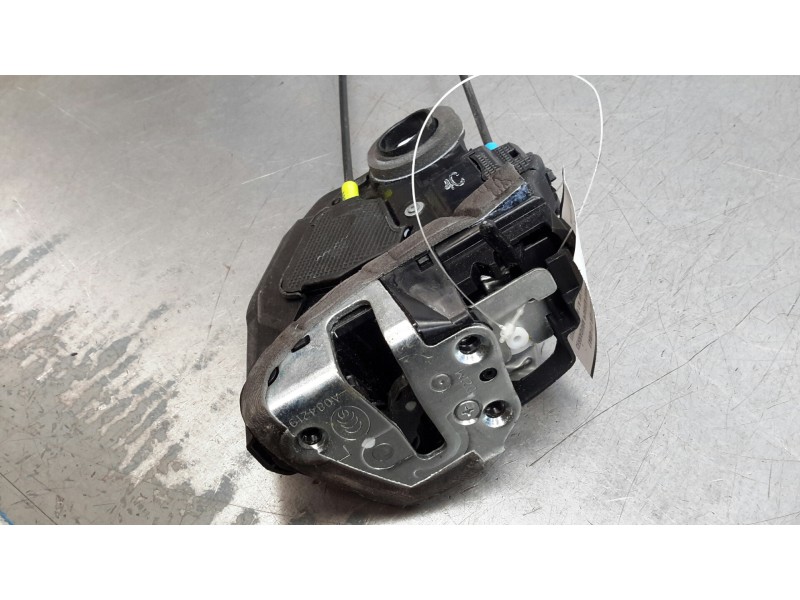 Recambio de cerradura puerta trasera izquierda para toyota auris 1.8 16v (híbrido) referencia OEM IAM   