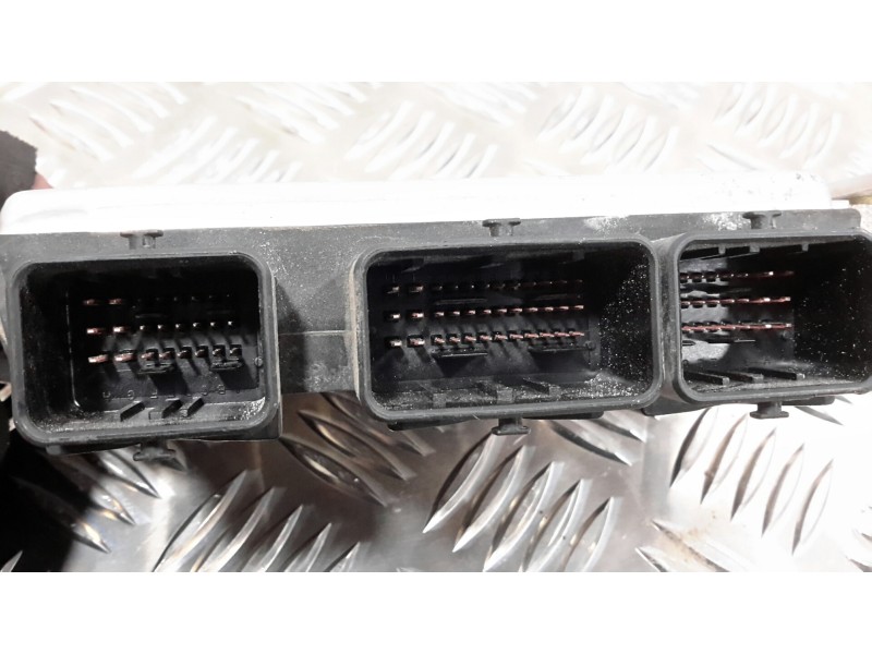 Recambio de centralita motor uce para citroën saxo 1.1 referencia OEM IAM 0261206246 M74415 9637838780