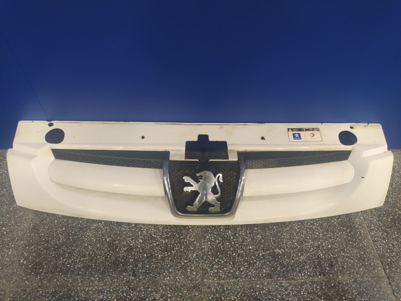 Recambio de rejilla delantera para peugeot partner (s2) 1.9 diesel referencia OEM IAM   
