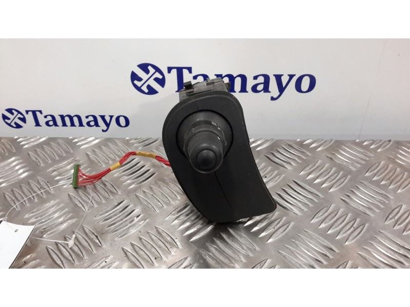 Recambio de mando intermitentes para renault clio iii referencia OEM IAM 88102002126  