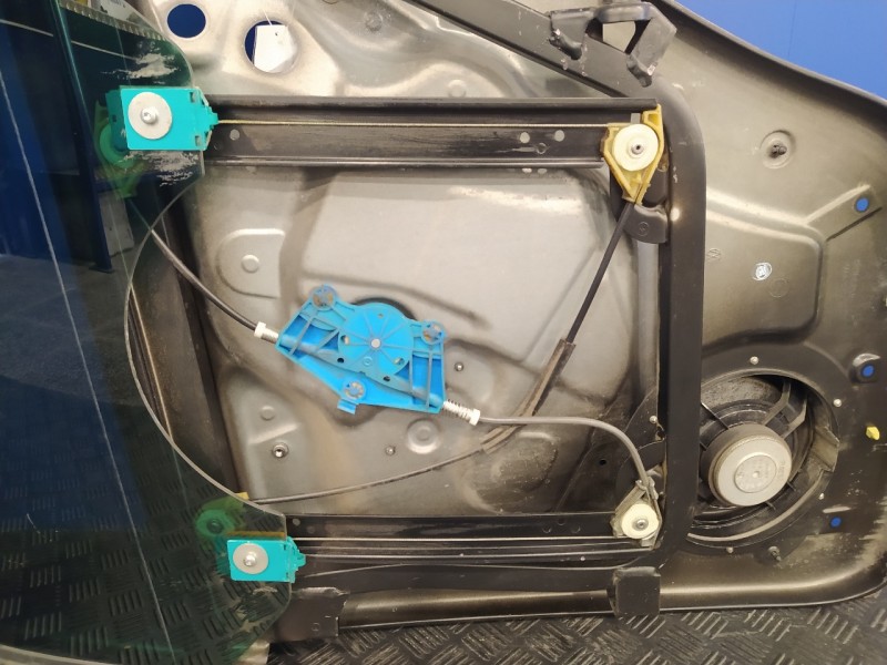 Recambio de elevalunas trasero izquierdo para volkswagen touareg (7l6) 2.5 tdi dpf referencia OEM IAM 3D0959795E 102237XXX 7L695