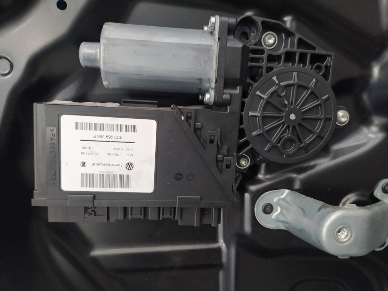 Recambio de elevalunas trasero izquierdo para volkswagen touareg (7l6) 2.5 tdi dpf referencia OEM IAM 3D0959795E 102237XXX 7L695