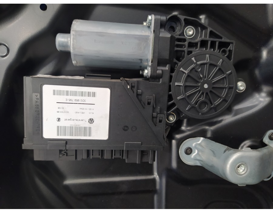 Recambio de elevalunas trasero izquierdo para volkswagen touareg (7l6) 2.5 tdi dpf referencia OEM IAM 3D0959795E 102237XXX 7L695