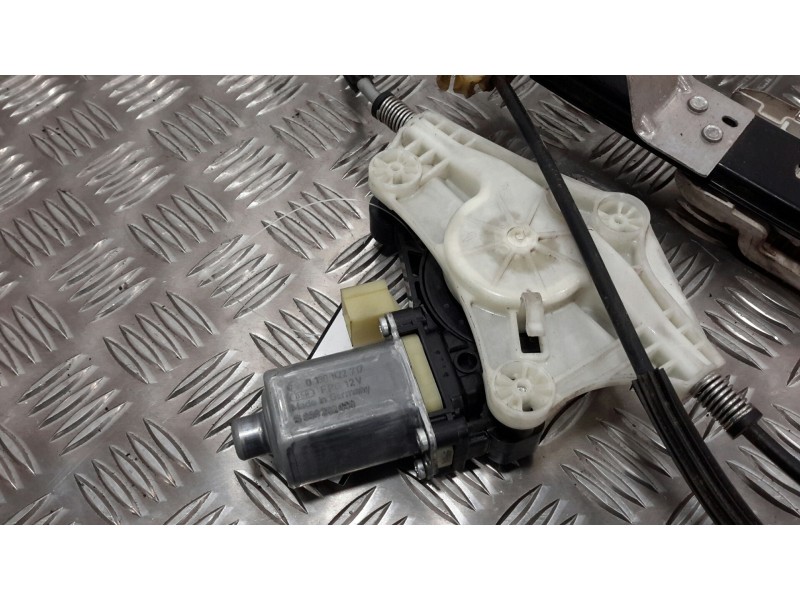 Recambio de elevalunas delantero izquierdo para seat leon (5f1) 1.6 tdi referencia OEM IAM 0130822717  5Q0959801B