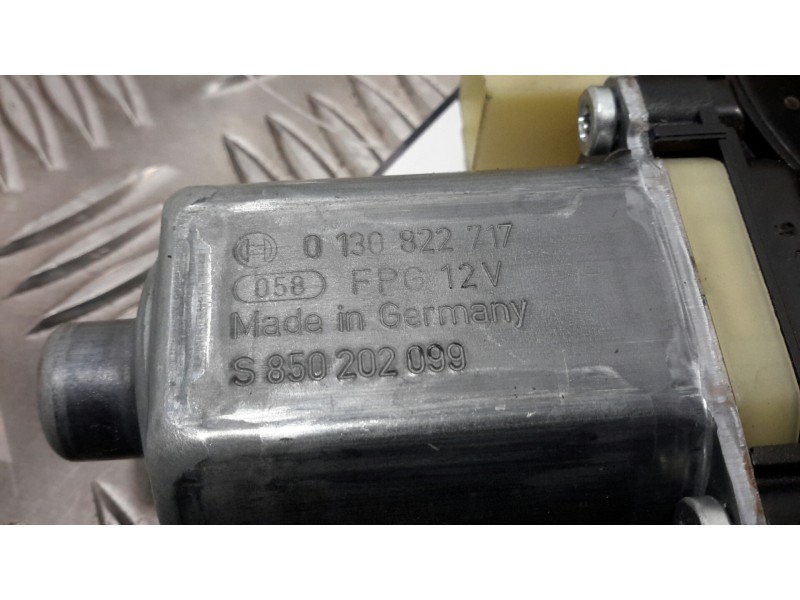 Recambio de elevalunas delantero izquierdo para seat leon (5f1) 1.6 tdi referencia OEM IAM 0130822717  5Q0959801B