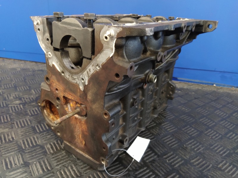 Recambio de bloque para audi a3 (8p) 2.0 tdi referencia OEM IAM 038021BP  038103021BP