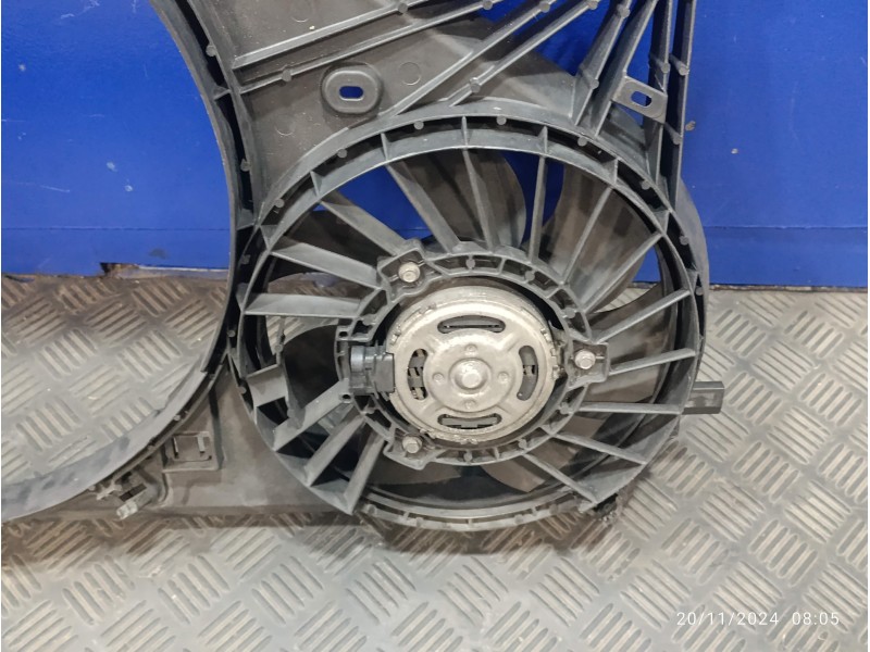 Recambio de electroventilador para opel movano b kasten/combi referencia OEM IAM 93168836 8240592 214812026R