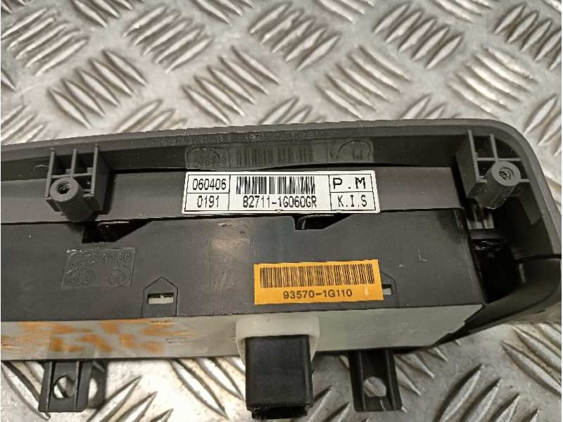 Recambio de mando elevalunas delantero izquierdo para kia rio referencia OEM IAM 935701G110  827111G060GR