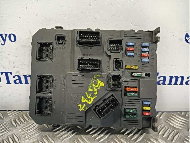 Recambio de caja reles / fusibles para citroën xsara picasso referencia OEM IAM 9657999780  S118085220F