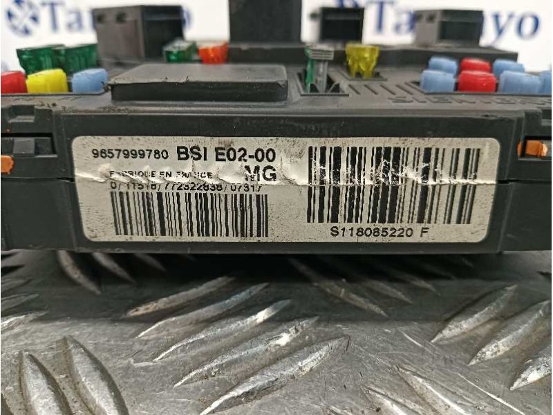 Recambio de caja reles / fusibles para citroën xsara picasso referencia OEM IAM 9657999780  S118085220F