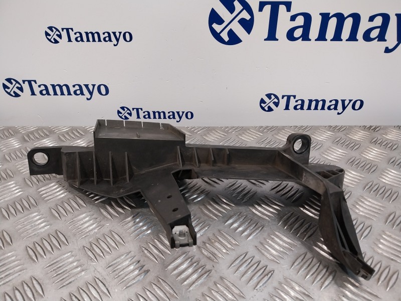 Recambio de soporte faro izquierdo para bmw x3 (e83) 3.0 turbodiesel referencia OEM IAM 1301073024  